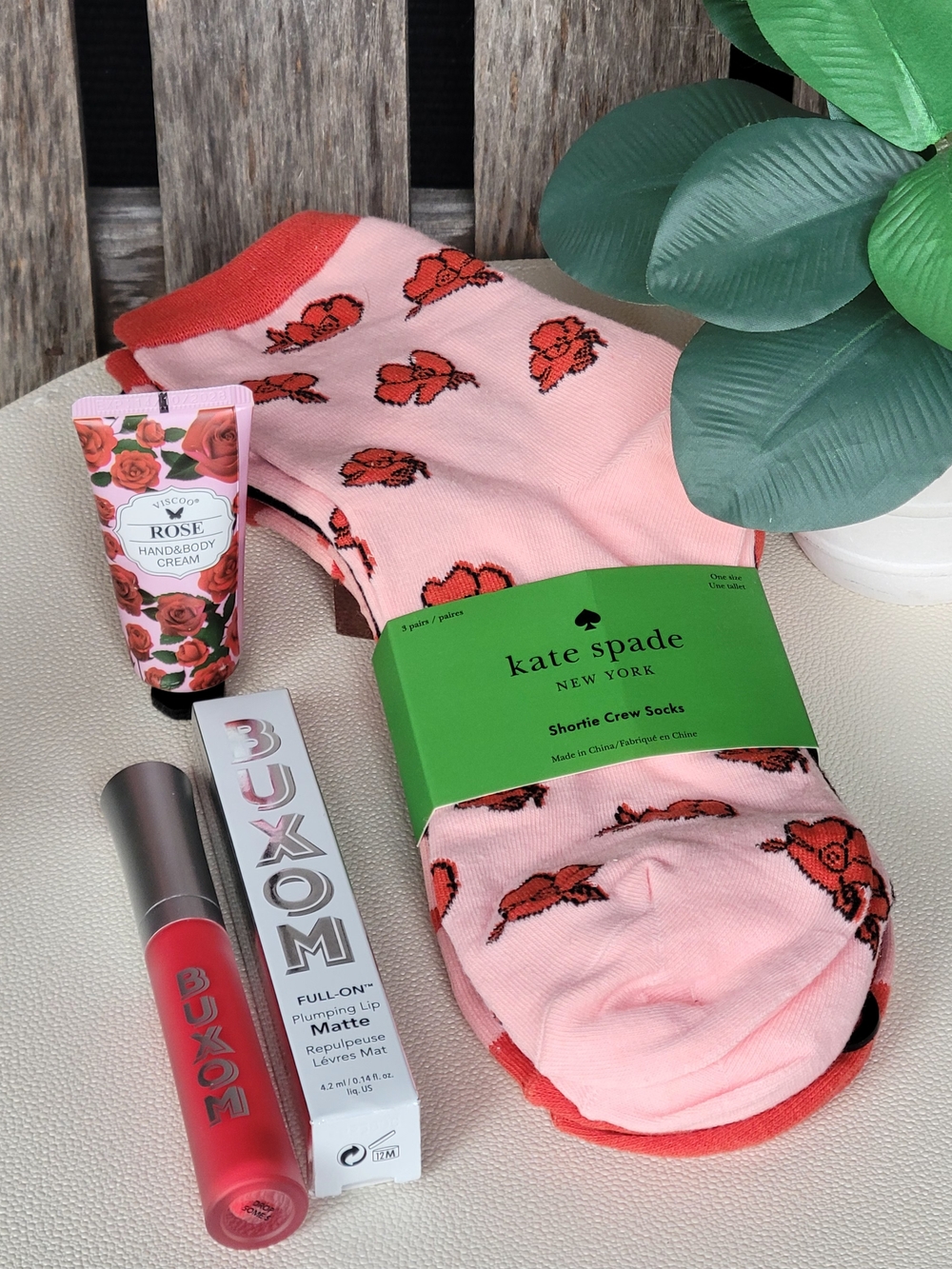 Kate Spade New York Blooms Floral Shortie 3 pk Crew Socks & Buxom- Drop Some S - Picture 2 of 3